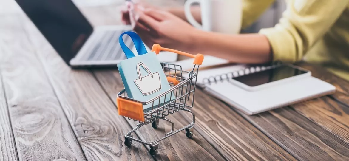 ¿Cuáles son las causas de las cestas abandonadas en una tienda online?